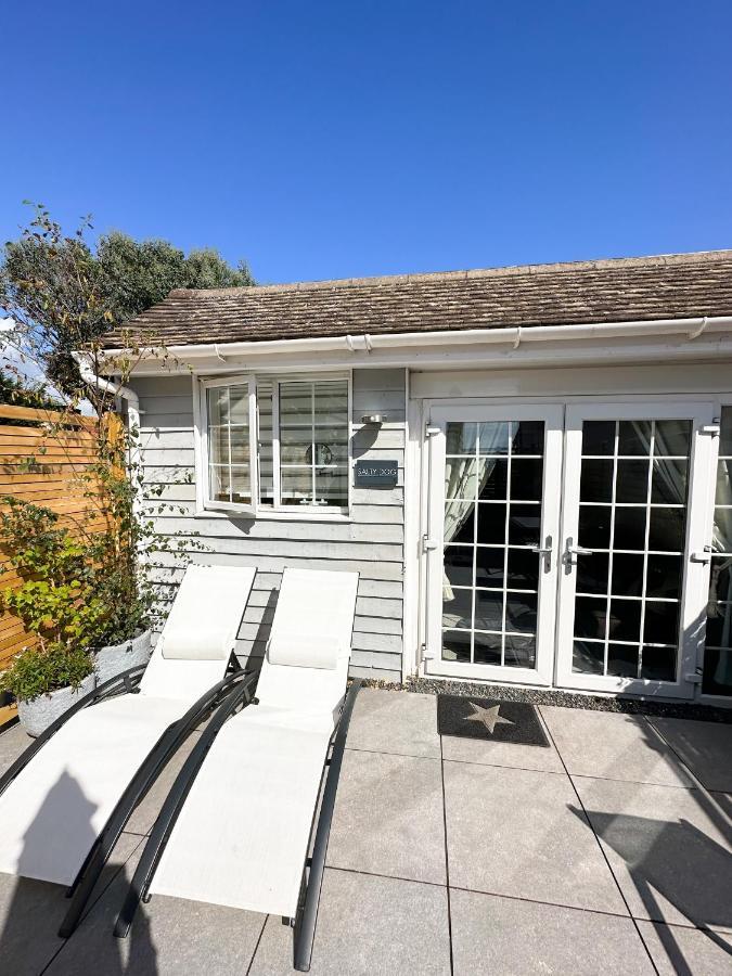 Seaside Cabin Retreat In Hayling Island เซาท์เฮย์ลิง ภายนอก รูปภาพ