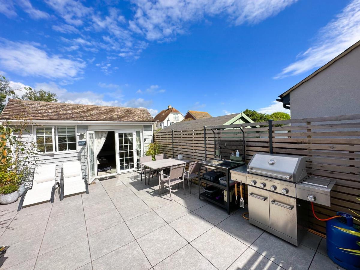 Seaside Cabin Retreat In Hayling Island เซาท์เฮย์ลิง ภายนอก รูปภาพ
